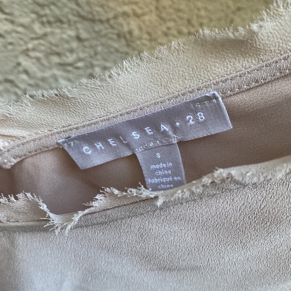 Chelsea 28 | Frayed | Flowy | Tank | Blouse | Size: S - Picture 4 of 9